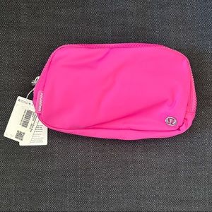 NWT Lululemon everywhere belt bag sonic pink